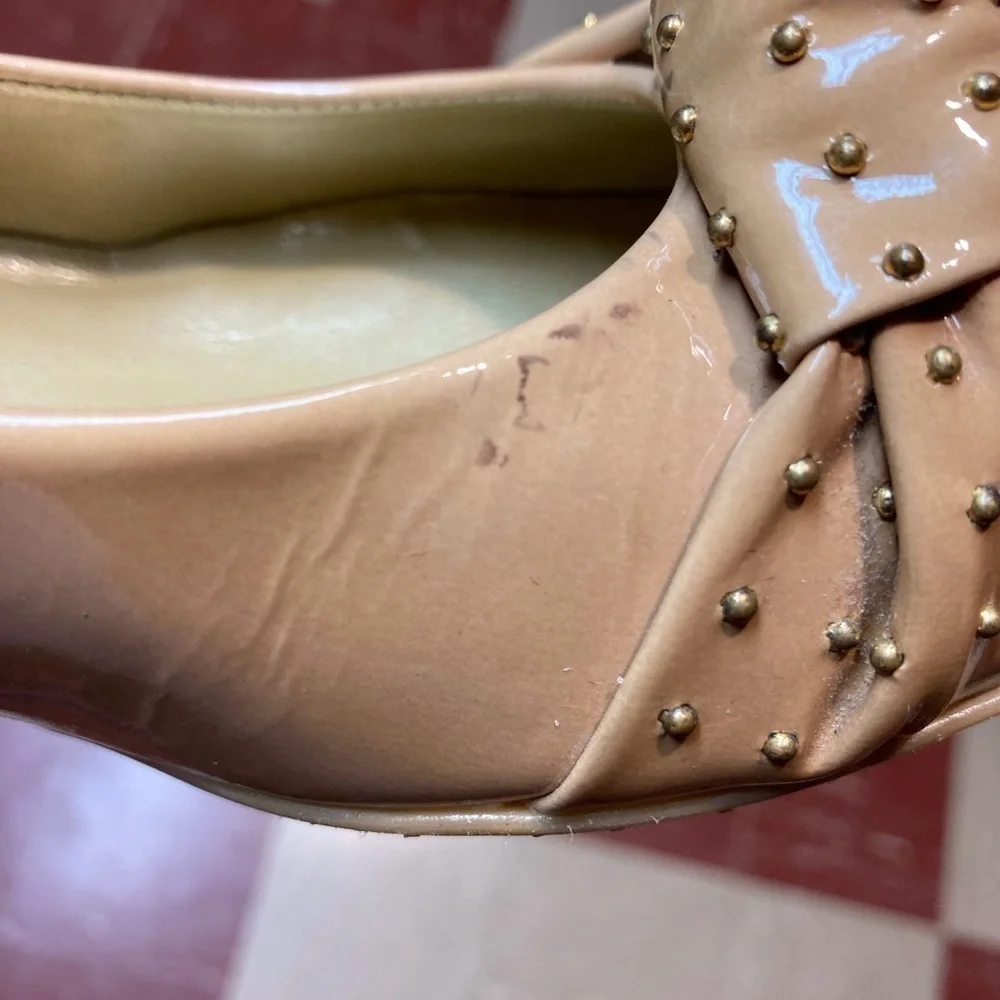 Stuart Weitzman 8 tan patent leather wedge heels